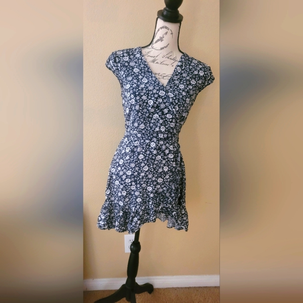 J. Crew Mercantile  Floral Crossover Front Ruffle Dress